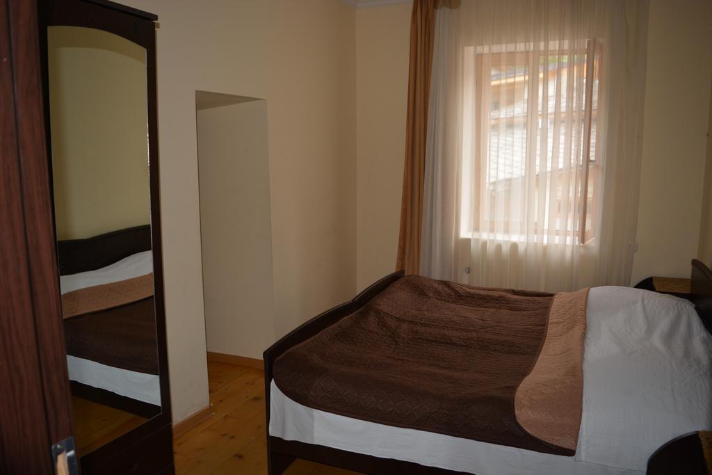 Mziuri Guest House Местія Екстер'єр фото