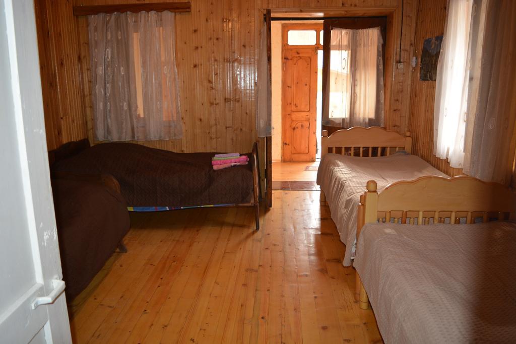 Mziuri Guest House Местія Екстер'єр фото